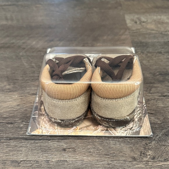 Team RealTree Baby Size 5 Tan/Camo Lace Up Shoe - Picture 4 of 7